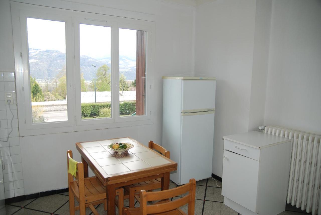 Spacious Home At The Heart Of Saint Ismier Kültér fotó
